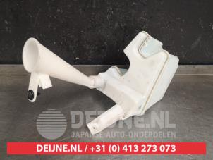 Nissan Pulsar Front windscreen washer reservoir O416590 photo 2