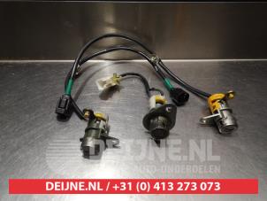 Hyundai Trajet Schlossset Zylinder (komplett) O277893 foto 2