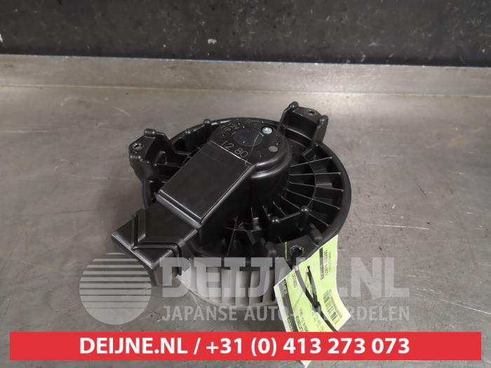 Toyota Verso-S Heizung Belüftungsmotor O417729