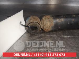 Toyota Rav-4 Schokdemper rechts-achter O379882 foto 2