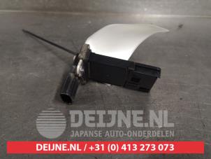 Gebruikte Luchthoeveelheidsmeter Isuzu D-Max (TFR/TFS) 1.9 DDi 4x4 Prijs € 50,00 Margeregeling aangeboden door V.Deijne Jap.Auto-onderdelen BV