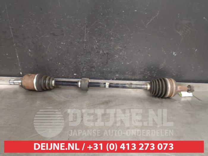 Gebruikte Steekas links-voor Honda Stream I (RN) 1.7 16V VTEC Prijs € 35,00 Margeregeling aangeboden door V.Deijne Jap.Auto-onderdelen BV
