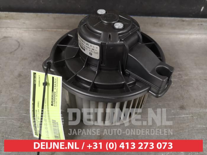 Toyota Avensis Kachel Ventilatiemotor O418326