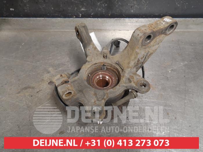 Nissan Note Fusee links-voor O418469
