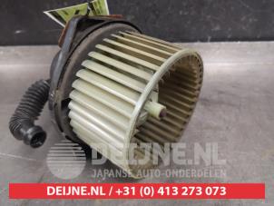 Nissan Micra Kachel Ventilatiemotor O418473 foto 2
