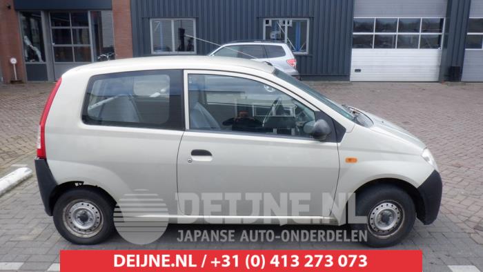 Daihatsu Cuore Tür 2-türig rechts O418679