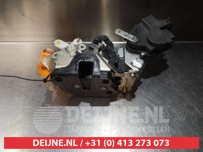 Hyundai Tucson Rear door lock mechanism 4-door, left O280048
