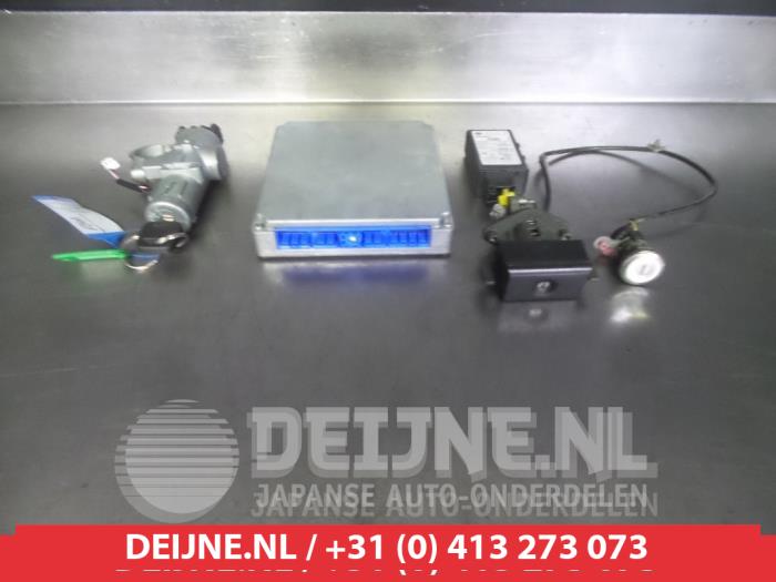 Nissan Primera Kontaktslot+Sleutel O335058