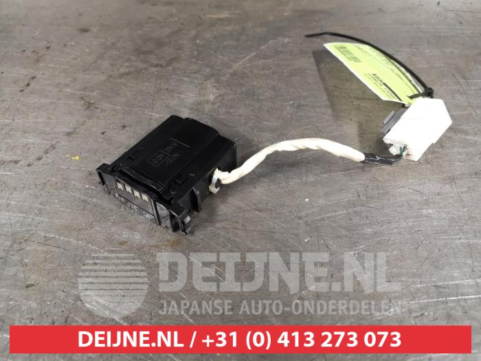 Gebruikte Gier sensor Mazda MX-5 (NC) 2.0i 16V Prijs € 50,00 Margeregeling aangeboden door V.Deijne Jap.Auto-onderdelen BV