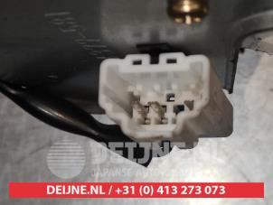 Nissan 350 Z Ruitenwissermotor achter O301094 foto 3