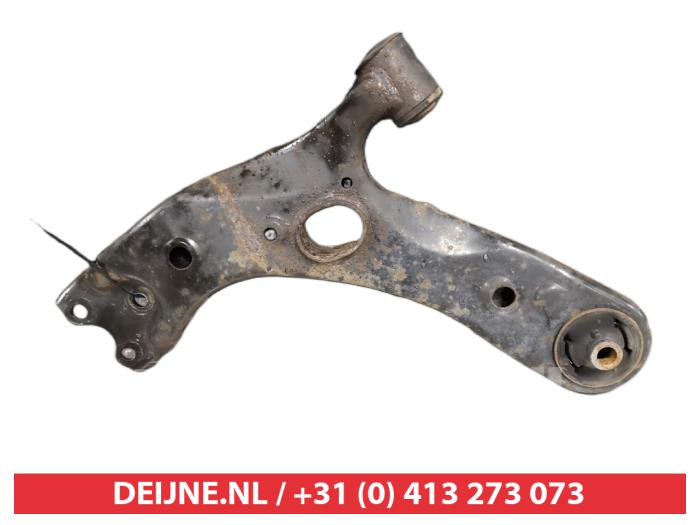 Toyota Auris Draagarm onder links-voor O419645