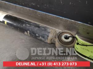 Suzuki Baleno Schokdemper rechts-achter O420287 foto 3
