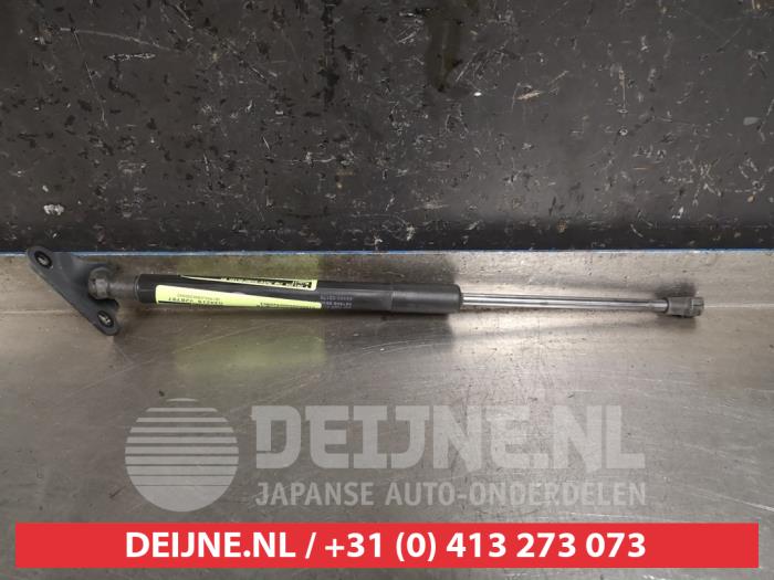 Toyota Auris Gasdemper links-achter O420953