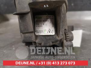 Nissan Primera Mistlamp links-voor O421013 foto 3