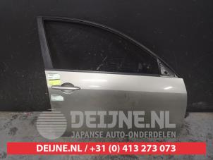 Nissan Primera Front door 4-door, right O421037 photo 2