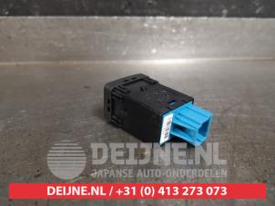 Nissan Note Start/Stopp Schalter O421138 foto 2