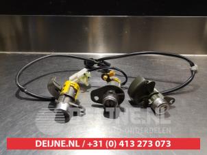 Kia Magentis Slotenset Cilinder (compleet) O278217 foto 2