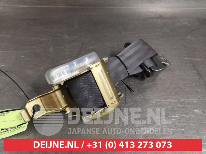 Toyota Starlet Rear seatbelt, right O421510