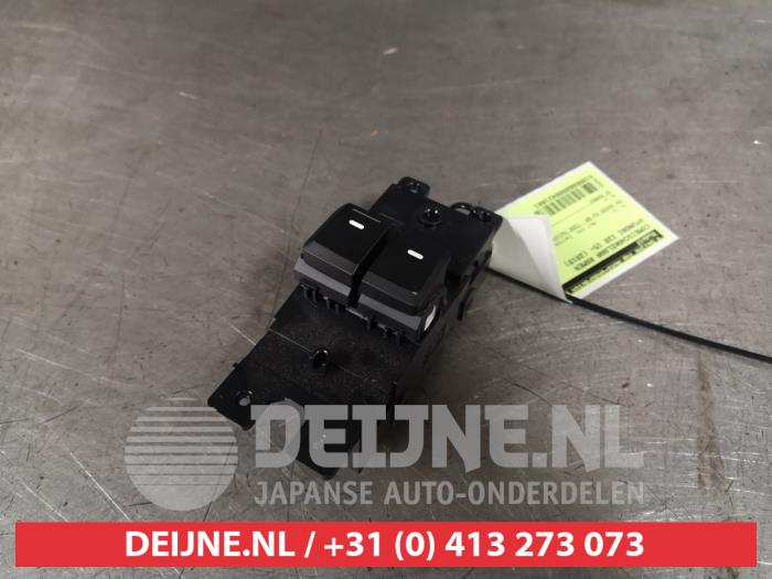 Hyundai I20 Combischakelaar ramen O421681