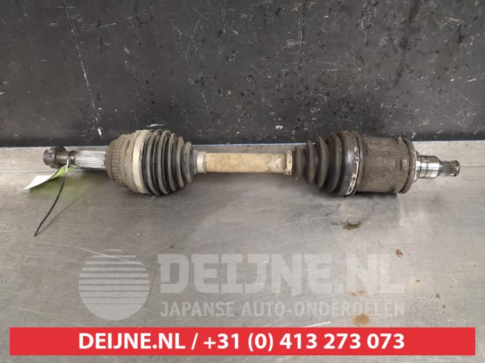 Gebruikte Steekas links-voor Toyota RAV4 (A2) 2.0 D-4D 16V 4x4 Prijs € 40,00 Margeregeling aangeboden door V.Deijne Jap.Auto-onderdelen BV