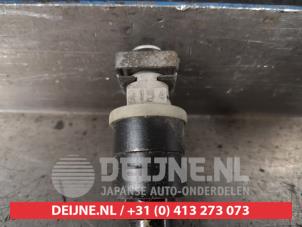 Mitsubishi Colt Injector (petrol injection) O422566 photo 3