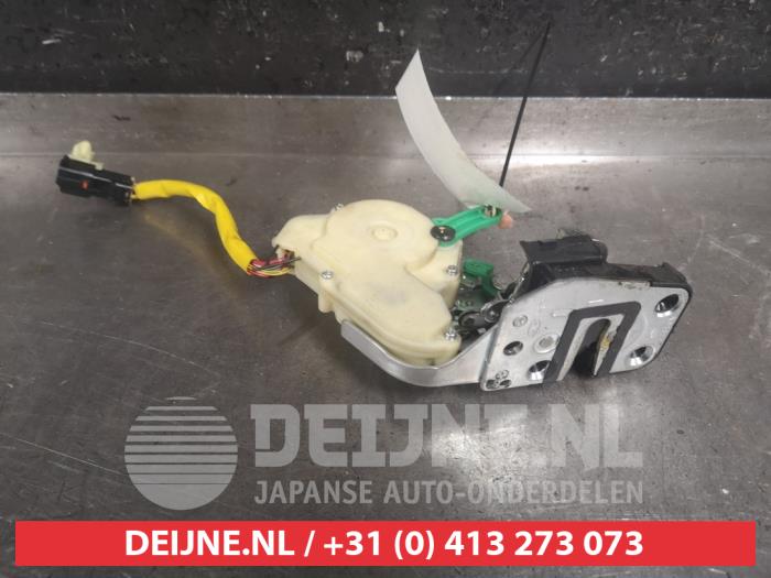 Kia Sorento Deurslot Mechaniek 4Deurs links-achter O422691