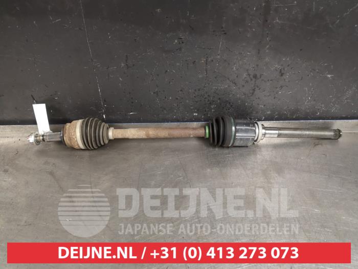 Gebruikte Steekas rechts-voor Mitsubishi ASX 1.6 Di-D 16V 4x4 Prijs € 75,00 Margeregeling aangeboden door V.Deijne Jap.Auto-onderdelen BV