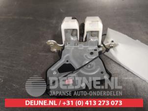 Suzuki Swift Tailgate lock mechanism O423514 photo 2