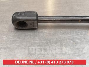 Mitsubishi Colt Gasdemper rechts-achter O295174 foto 2