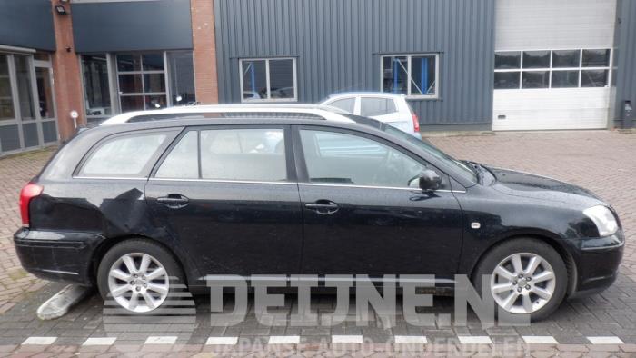 Toyota Avensis Portier 4Deurs rechts-achter O423924