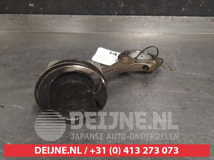 Gebruikte Zuiger Toyota Corolla (E12) 1.6 16V VVT-i Prijs € 50,00 Margeregeling aangeboden door V.Deijne Jap.Auto-onderdelen BV