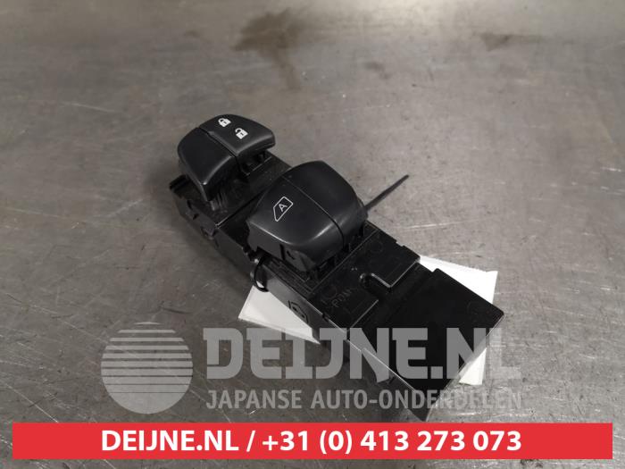 Nissan Micra Combischakelaar ramen O424224