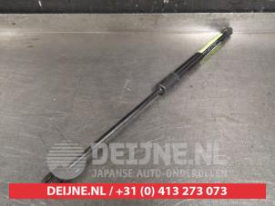Hyundai I30 Gasdemper rechts-achter O424740 foto 2