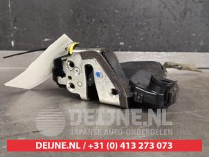 Toyota Corolla Verso Türschlossmechanik 4-türig links vorne O425713 foto 2