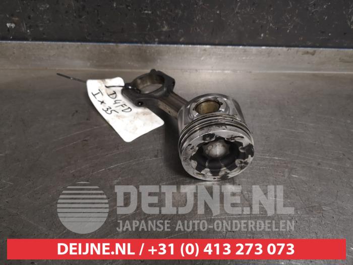 Gebruikte Zuiger Hyundai iX35 (LM) 1.7 CRDi 16V Prijs € 50,00 Margeregeling aangeboden door V.Deijne Jap.Auto-onderdelen BV