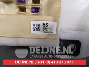 Toyota Auris Sicherungskasten O426074 foto 3