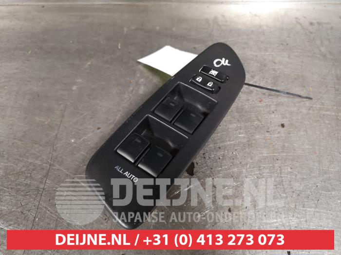 Toyota Auris Multi-functional window switch O426419