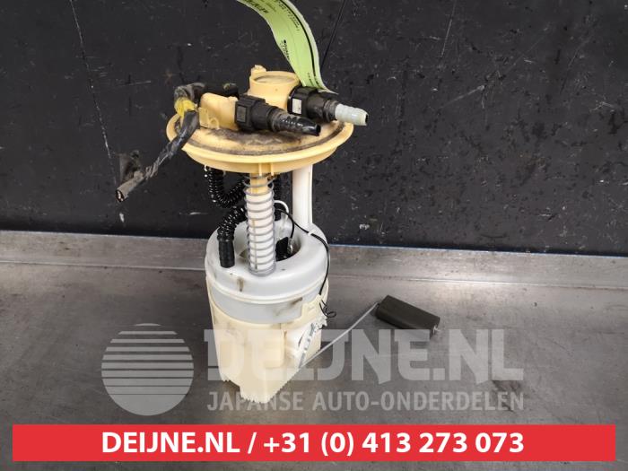 Gebruikte Tank element Pomp Mitsubishi Colt (Z2/Z3) 1.1 12V Prijs € 35,00 Margeregeling aangeboden door V.Deijne Jap.Auto-onderdelen BV