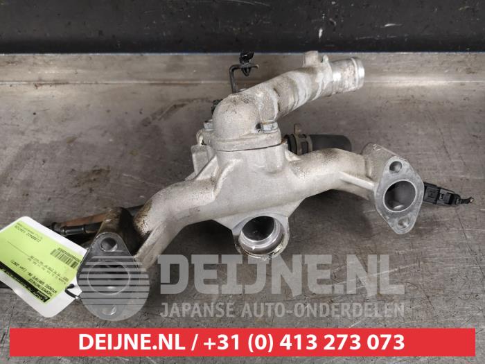 Gebruikte Thermostaathuis Hyundai Santa Fe II (CM) 2.7 V6 24V 4x2 Prijs op aanvraag aangeboden door V.Deijne Jap.Auto-onderdelen BV