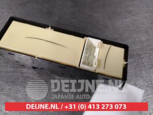Isuzu D-MAX Multi-functional window switch O427029 photo 2