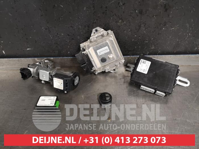 Suzuki Swift Kontaktslot+Sleutel O427704