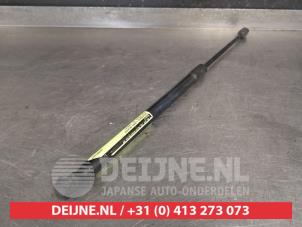Kia Venga Gasdemper links-achter O427945 foto 2