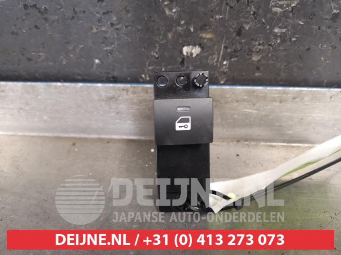 Kia Venga Central locking switch O427952