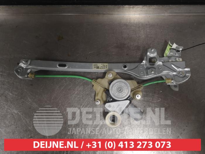 Toyota Corolla Ruitmechaniek 4Deurs links-achter O428046