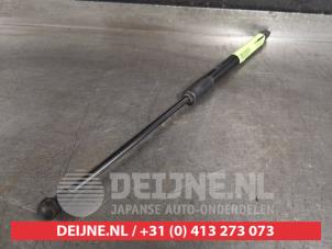 Toyota Avensis Gasdemper links-achter O428158 foto 2