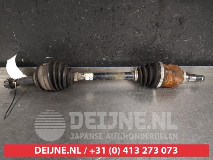 Gebruikte Steekas links-voor Toyota Yaris II (P9) 1.4 D-4D Prijs € 35,00 Margeregeling aangeboden door V.Deijne Jap.Auto-onderdelen BV