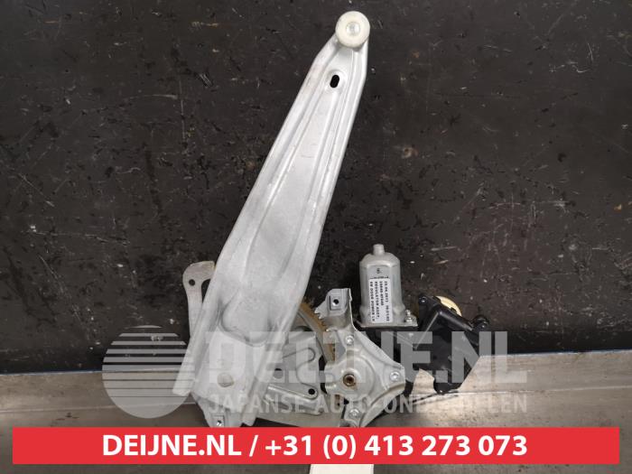 Toyota Verso Ruitmechaniek 4Deurs links-achter O428346