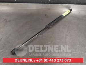 Honda Accord Gasdemper rechts-achter O428600 foto 2