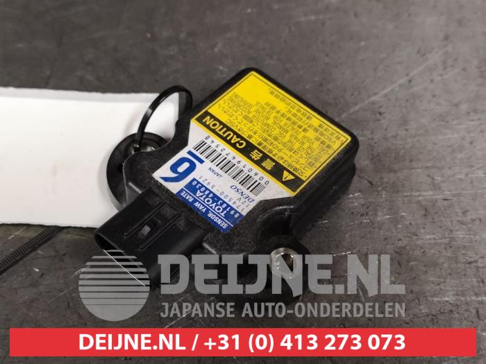 Toyota Auris Anti-roll control sensor O429017