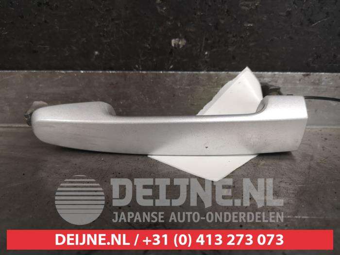 Toyota Rav-4 Türgriff 4-türig links vorne O429168